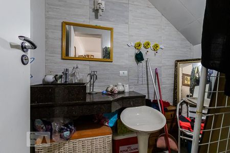 Casa à venda com 225m², 3 quartos e 2 vagas Casa à venda com 225m², 3 quartos e 2 vagasBanheiro do Salão