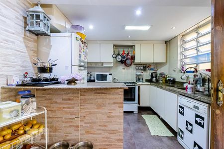 Casa à venda com 225m², 3 quartos e 2 vagas Casa à venda com 225m², 3 quartos e 2 vagasCozinha