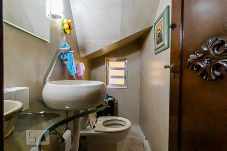 Casa à venda com 225m², 3 quartos e 2 vagas Casa à venda com 225m², 3 quartos e 2 vagasLavabo