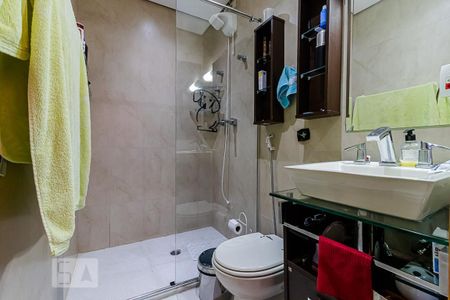 Casa à venda com 225m², 3 quartos e 2 vagas Casa à venda com 225m², 3 quartos e 2 vagasBanheiro da Suíte