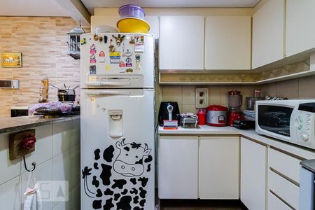 Casa à venda com 225m², 3 quartos e 2 vagas Casa à venda com 225m², 3 quartos e 2 vagasCozinha