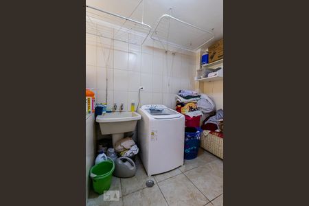 Casa à venda com 225m², 3 quartos e 2 vagas Casa à venda com 225m², 3 quartos e 2 vagasÁrea de Serviço