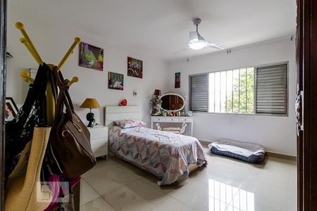 Casa à venda com 225m², 3 quartos e 2 vagas Casa à venda com 225m², 3 quartos e 2 vagasQuarto 1