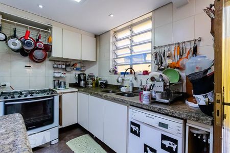 Casa à venda com 225m², 3 quartos e 2 vagas Casa à venda com 225m², 3 quartos e 2 vagasCozinha