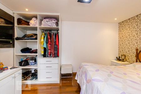 Casa à venda com 225m², 3 quartos e 2 vagas Casa à venda com 225m², 3 quartos e 2 vagasSuíte