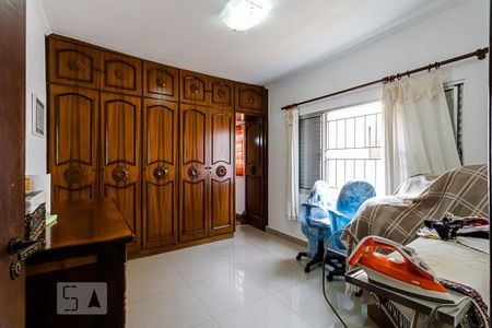 Casa à venda com 225m², 3 quartos e 2 vagas Casa à venda com 225m², 3 quartos e 2 vagasSala Íntima