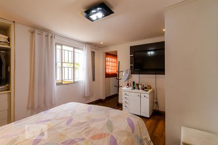 Casa à venda com 225m², 3 quartos e 2 vagas Casa à venda com 225m², 3 quartos e 2 vagasSuíte