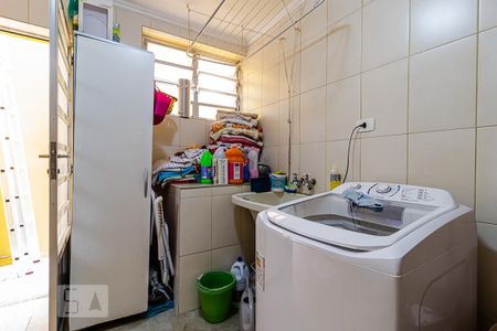 Casa à venda com 225m², 3 quartos e 2 vagas Casa à venda com 225m², 3 quartos e 2 vagasÁrea de Serviço