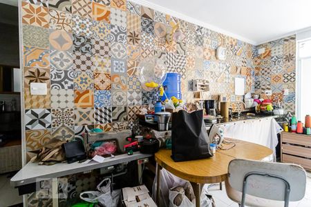 Casa à venda com 225m², 3 quartos e 2 vagas Casa à venda com 225m², 3 quartos e 2 vagasSalão