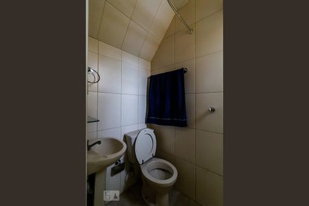 Casa à venda com 225m², 3 quartos e 2 vagas Casa à venda com 225m², 3 quartos e 2 vagasBanheiro de Serviço