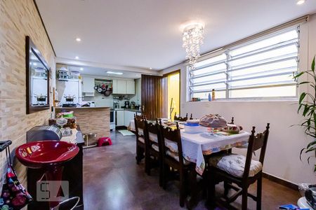 Casa à venda com 225m², 3 quartos e 2 vagas Casa à venda com 225m², 3 quartos e 2 vagasCopa