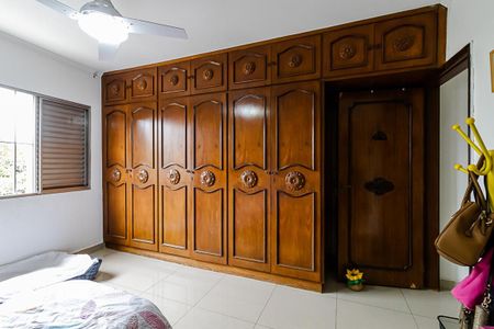 Casa à venda com 225m², 3 quartos e 2 vagas Casa à venda com 225m², 3 quartos e 2 vagasQuarto 1