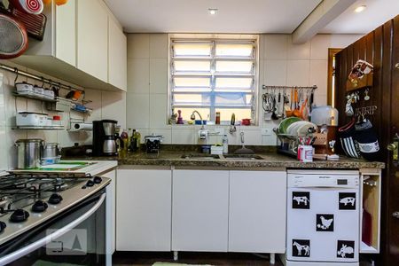 Casa à venda com 225m², 3 quartos e 2 vagas Casa à venda com 225m², 3 quartos e 2 vagasCozinha