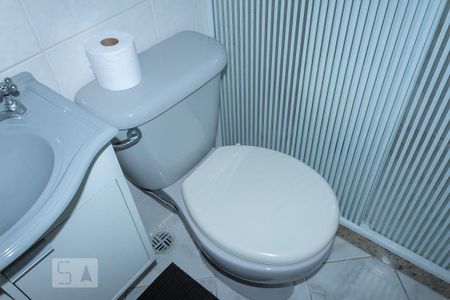 Casa à venda com 250m², 3 quartos e 5 vagas Casa à venda com 250m², 3 quartos e 5 vagasBanheiro de Serviço