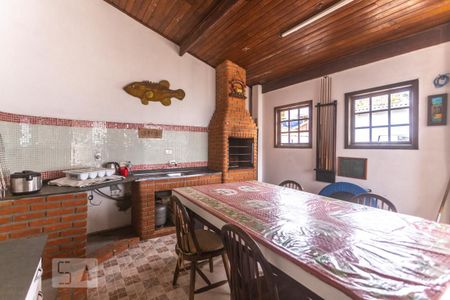 Casa à venda com 260m², 4 quartos e 4 vagasChurrasqueira