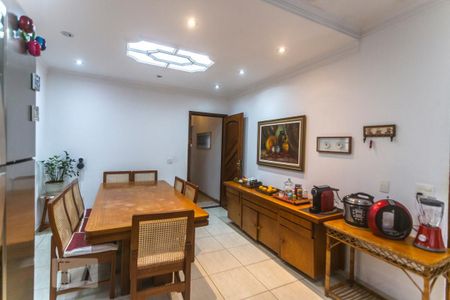 Casa à venda com 260m², 4 quartos e 4 vagasCozinha