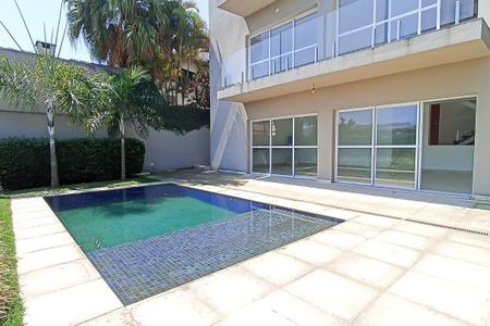Casa de condomínio à venda com 488m², 4 quartos e 5 vagasPiscina