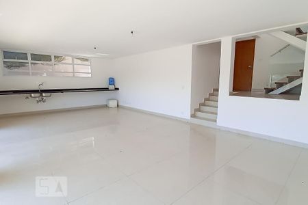 Casa de condomínio à venda com 488m², 4 quartos e 5 vagasSalão de festas