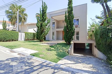 Casa de condomínio à venda com 488m², 4 quartos e 5 vagasFachada