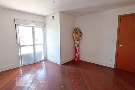 Casa de condomínio à venda com 488m², 4 quartos e 5 vagasSuíte 2