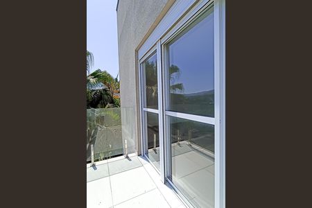 Casa de condomínio à venda com 488m², 4 quartos e 5 vagasVaranda suíte master