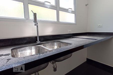 Casa de condomínio à venda com 488m², 4 quartos e 5 vagasDetalhe cozinha - Pia