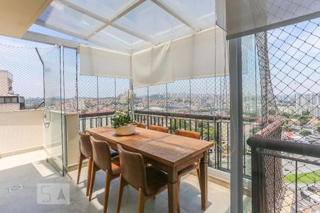 Apartamento à venda com 130m², 2 quartos e 3 vagas Apartamento à venda com 130m², 2 quartos e 3 vagasVaranda Gourmet