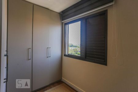 Apartamento à venda com 130m², 2 quartos e 3 vagas Apartamento à venda com 130m², 2 quartos e 3 vagasCloset Suite 1