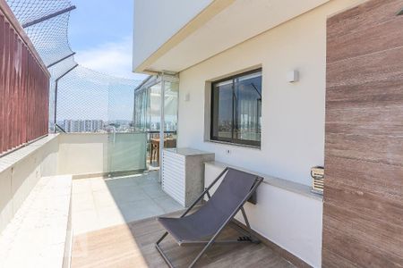 Apartamento à venda com 130m², 2 quartos e 3 vagas Apartamento à venda com 130m², 2 quartos e 3 vagasVaranda Gourmet