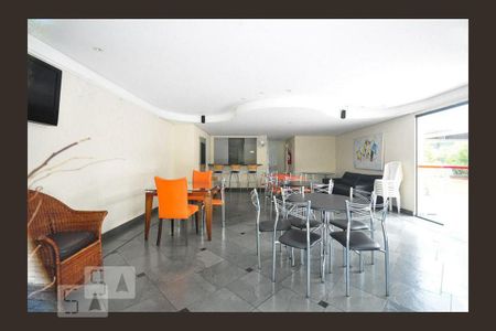 Apartamento à venda com 130m², 2 quartos e 3 vagas Apartamento à venda com 130m², 2 quartos e 3 vagasArea Comum Salao de Festas