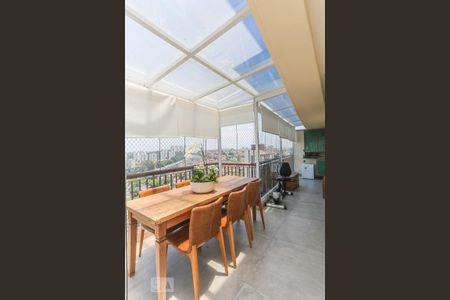 Apartamento à venda com 130m², 2 quartos e 3 vagas Apartamento à venda com 130m², 2 quartos e 3 vagasVaranda Gourmet