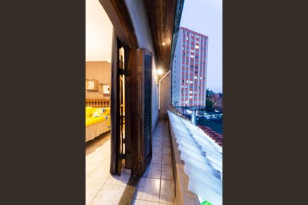 Casa à venda com 211m², 3 quartos e 3 vagas Casa à venda com 211m², 3 quartos e 3 vagasVaranda da Suíte 2