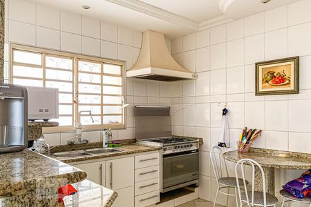 Casa à venda com 261m², 4 quartos e 6 vagasCozinha