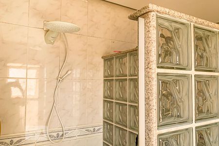 Casa à venda com 261m², 4 quartos e 6 vagasBanheiro do Quarto 1