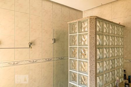 Casa à venda com 261m², 4 quartos e 6 vagasBanheiro do Quarto 1