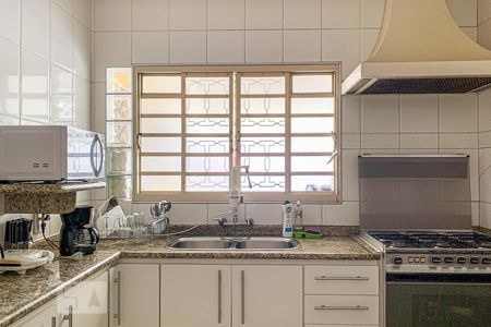 Casa à venda com 261m², 4 quartos e 6 vagasCozinha