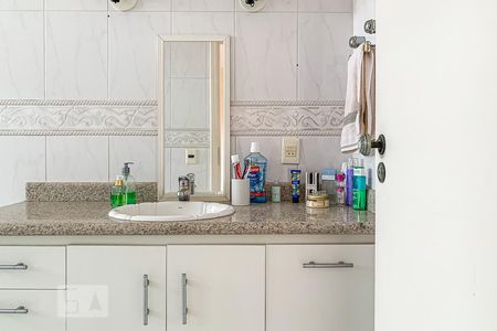 Casa à venda com 261m², 4 quartos e 6 vagasBanheiro do Quarto 3