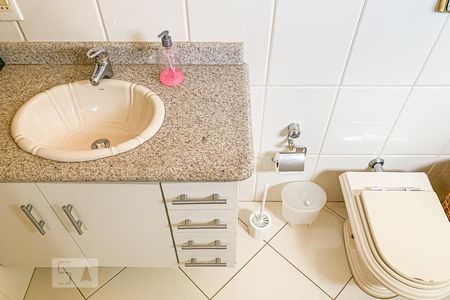 Casa à venda com 261m², 4 quartos e 6 vagasBanheiro Quarto 4