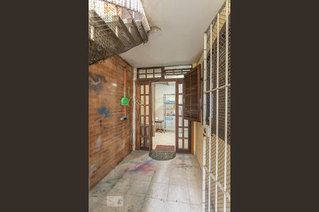 Casa à venda com 150m², 4 quartos e 2 vagasCorredor