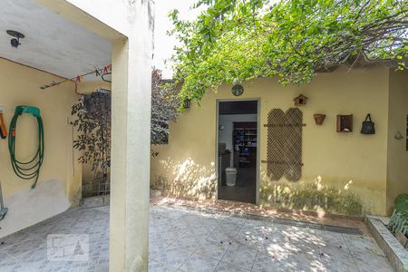 Casa à venda com 150m², 4 quartos e 2 vagasQuintal