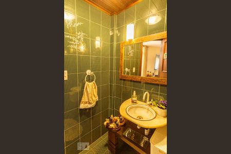 Casa à venda com 357m², 4 quartos e 3 vagas Casa à venda com 357m², 4 quartos e 3 vagasLavabo