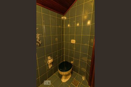 Casa à venda com 357m², 4 quartos e 3 vagas Casa à venda com 357m², 4 quartos e 3 vagasLavabo