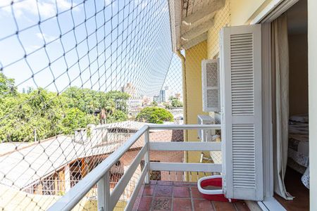 Casa à venda com 357m², 4 quartos e 3 vagas Casa à venda com 357m², 4 quartos e 3 vagasVaranda