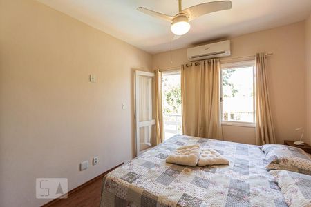 Casa à venda com 357m², 4 quartos e 3 vagas Casa à venda com 357m², 4 quartos e 3 vagasQuarto 4