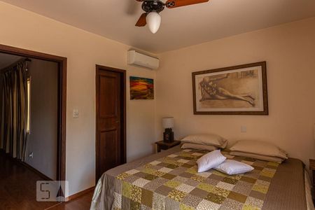 Casa à venda com 357m², 4 quartos e 3 vagas Casa à venda com 357m², 4 quartos e 3 vagasQuarto 2