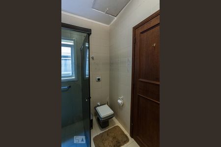 Casa à venda com 357m², 4 quartos e 3 vagas Casa à venda com 357m², 4 quartos e 3 vagasBanheiro do Quarto 4