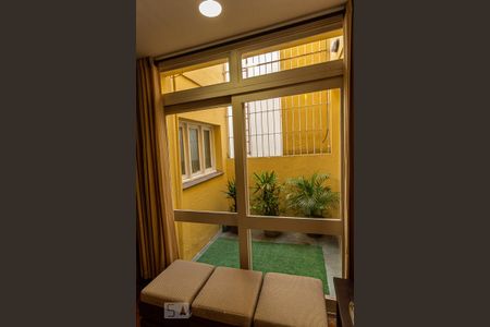 Casa à venda com 357m², 4 quartos e 3 vagas Casa à venda com 357m², 4 quartos e 3 vagasSala