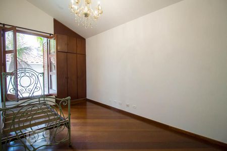 Casa à venda com 300m², 3 quartos e 4 vagas Casa à venda com 300m², 3 quartos e 4 vagasSuíte 3