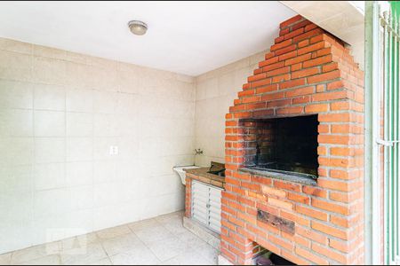 Casa à venda com 280m², 3 quartos e 2 vagas Casa à venda com 280m², 3 quartos e 2 vagasChurrasqueira