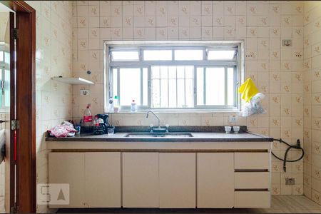 Casa à venda com 280m², 3 quartos e 2 vagas Casa à venda com 280m², 3 quartos e 2 vagasCozinha